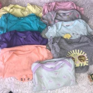 💕👶🏽 9 baby onesies bundle- short & long sleeved